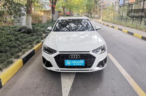 奥迪 A4L 2.0T 自动挡