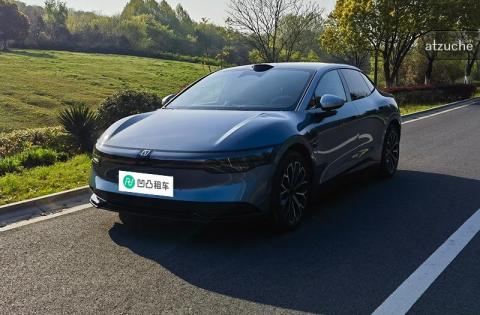 极氪 007 电动车 自动挡
