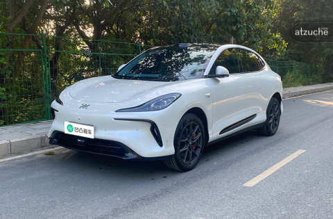 智己汽车 LS6 电动车 自动挡