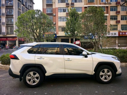 丰田 RAV4 2.0L 自动挡